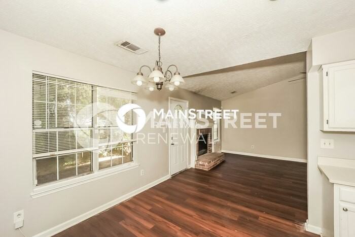 9206 Fairway Ct - Photo 5 of 16