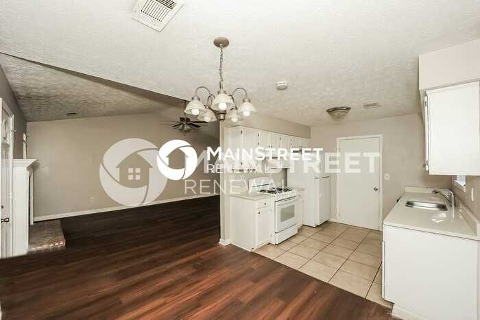 9206 Fairway Ct - Photo 6 of 16