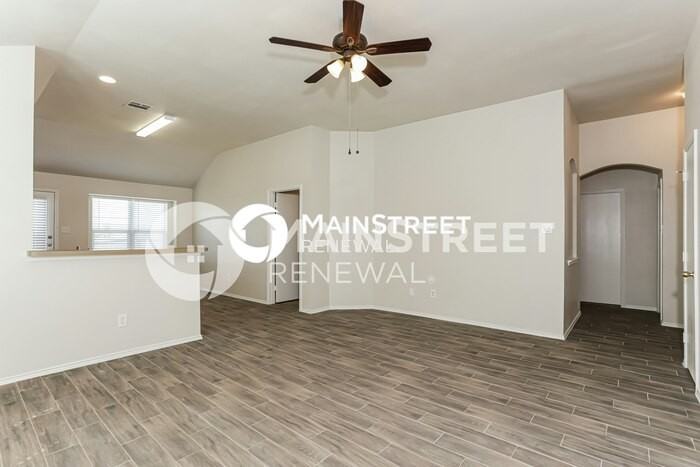 6356 Stone Lake Ct - Photo 3 of 15