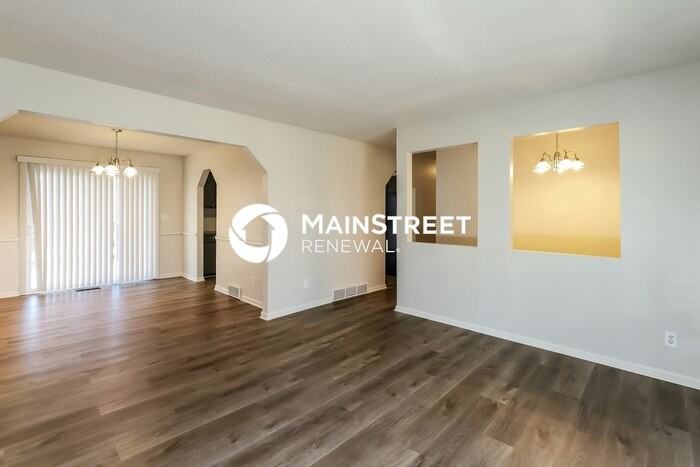 2505 Folsom St - Photo 4 of 17