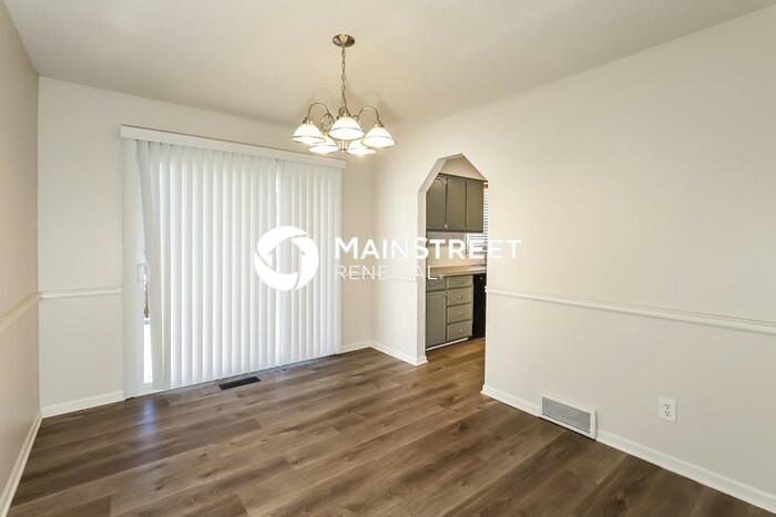 2505 Folsom St - Photo 5 of 17