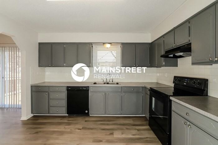 2505 Folsom St - Photo 7 of 17