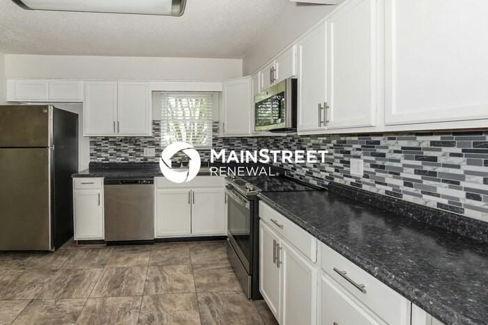 11920 Berwick Ln - Photo 7 of 19