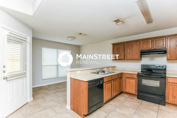 233 Kennedy Dr - Photo 7 of 16