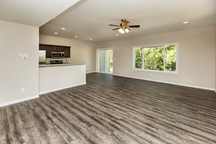 304 Se 30th St - Photo 4 of 26