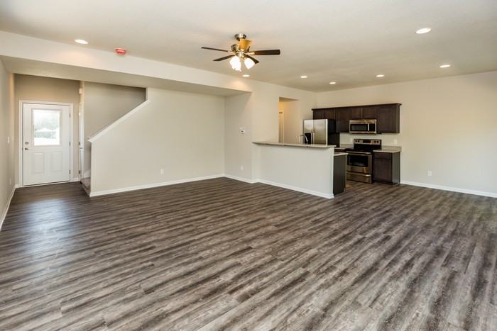 304 Se 30th St - Photo 6 of 26