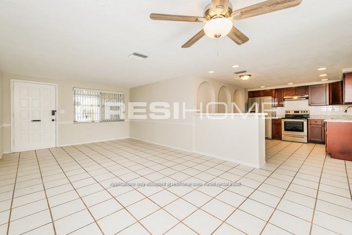 3446 Cincinnati Dr - Photo 3 of 19