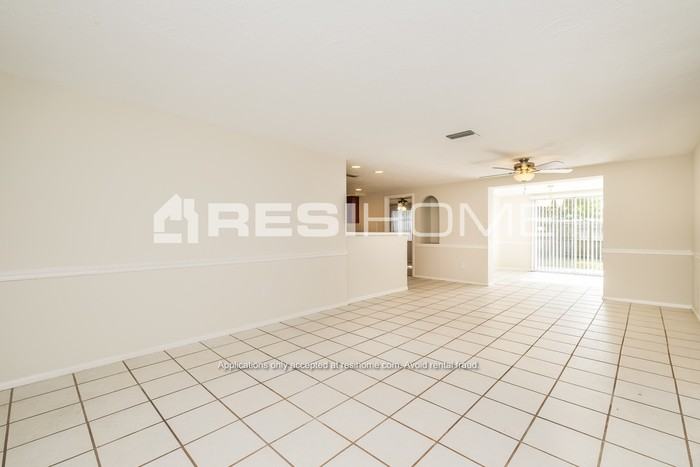 3446 Cincinnati Dr - Photo 5 of 19