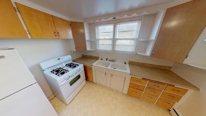 818 1/2 N 14th St