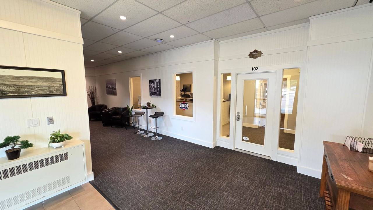 3947 East Calvary Road - Photo 3 of 5
