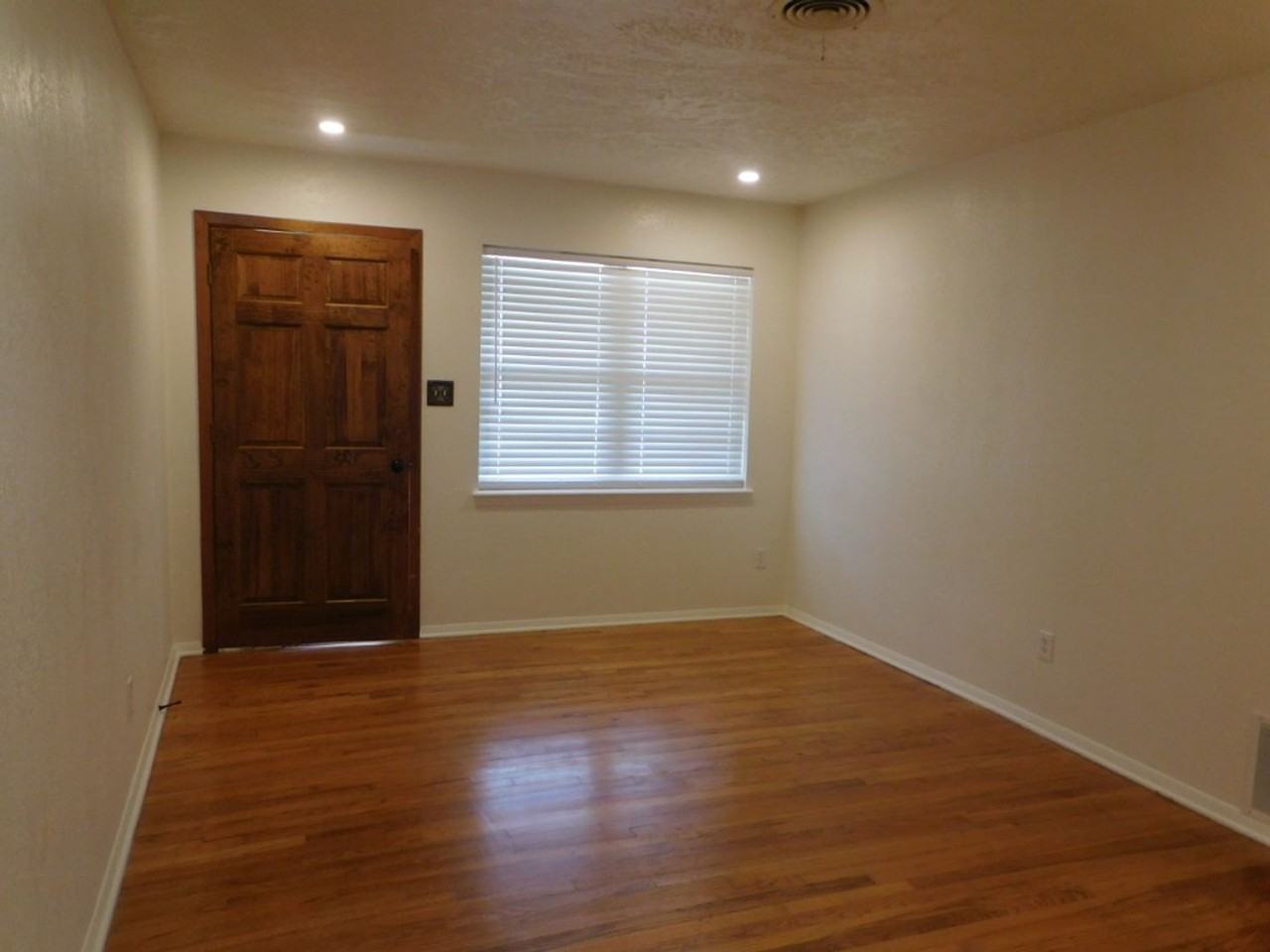 4229 Se Bedford Dr - Photo 3 of 17