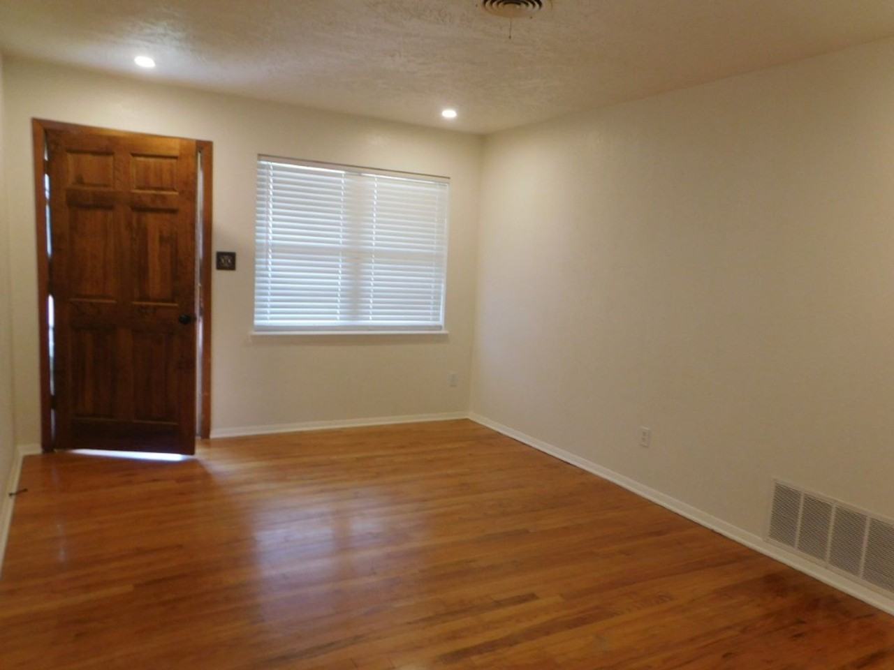 4229 Se Bedford Dr - Photo 4 of 17