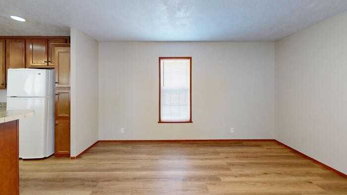 129 American Ave - Photo 3 of 14