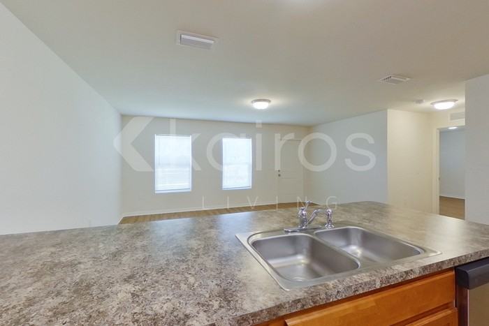 4418 Ne 22nd Ave - Photo 7 of 21