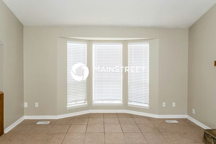 320 Willow Glen Ct - Photo 3 of 15