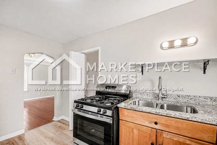 8212 Timken Ave - Photo 5 of 20