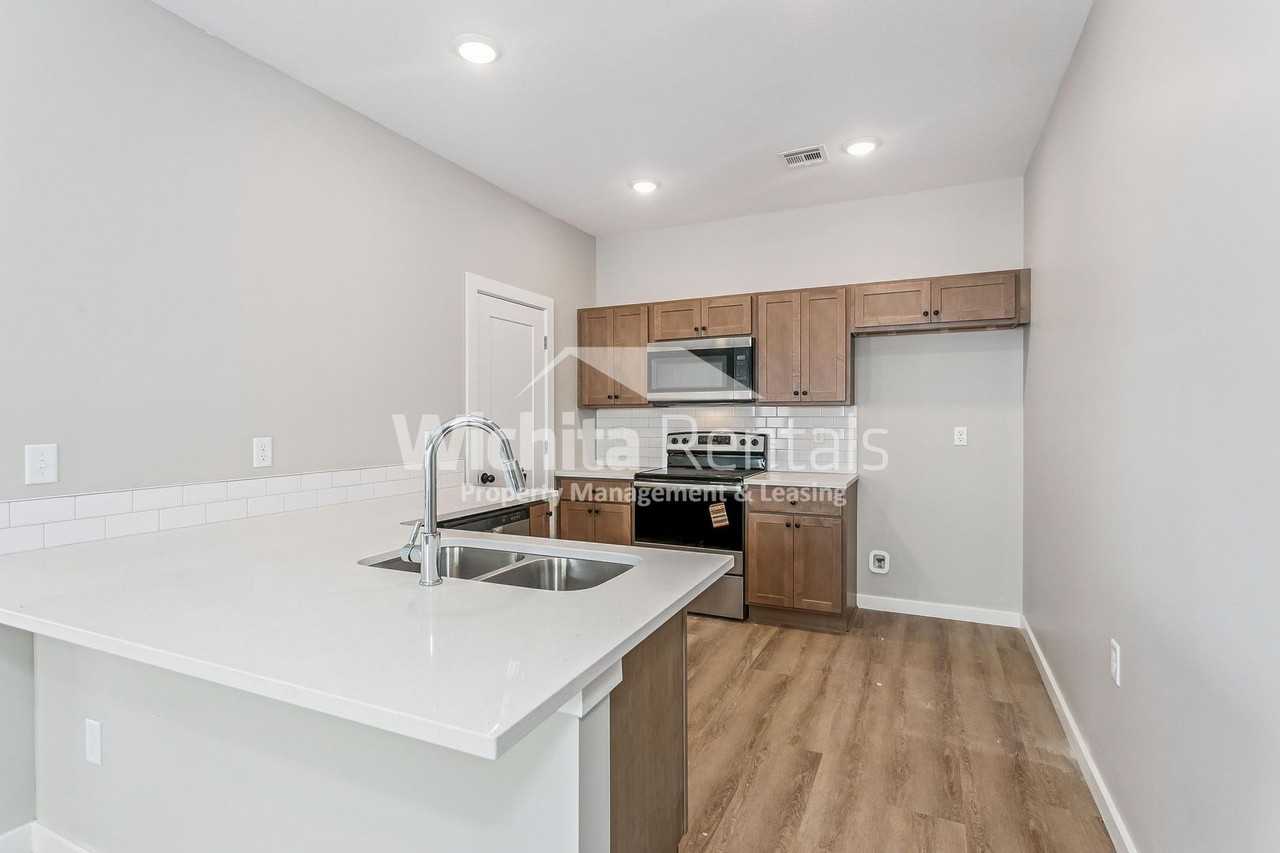 3804 S Bluelake St - Photo 7 of 15