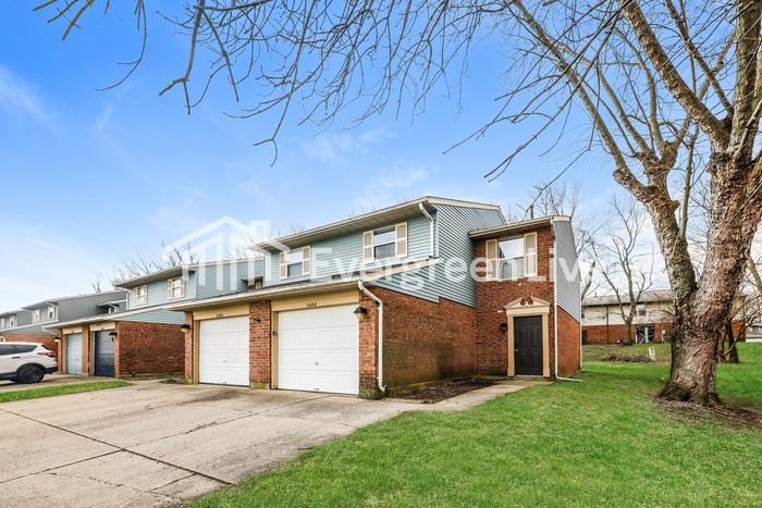 2498 Spring Valley Rd - Photo 2 of 15