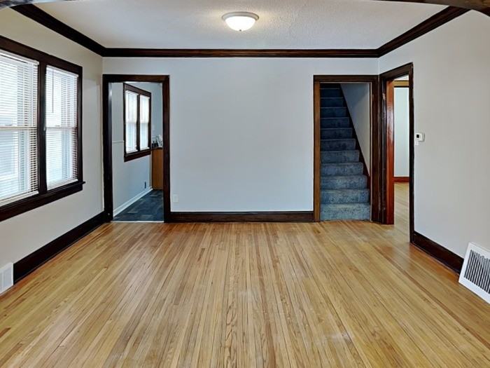 1649 York Ave - Photo 5 of 24