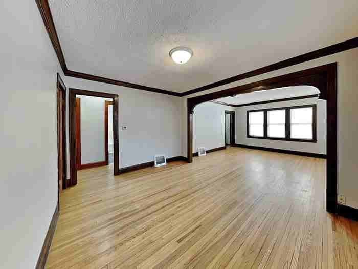 1649 York Ave - Photo 6 of 24