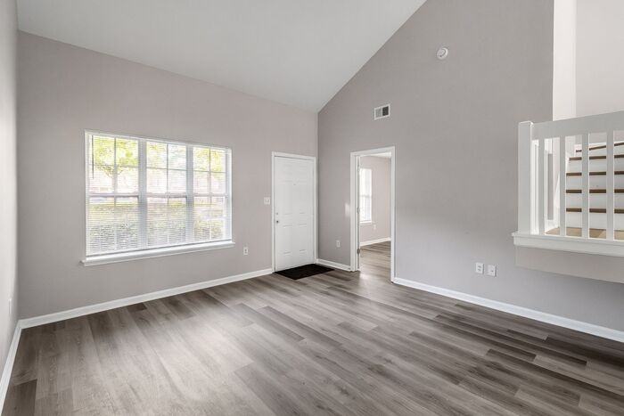 7819 Petrea Ln - Photo 6 of 32