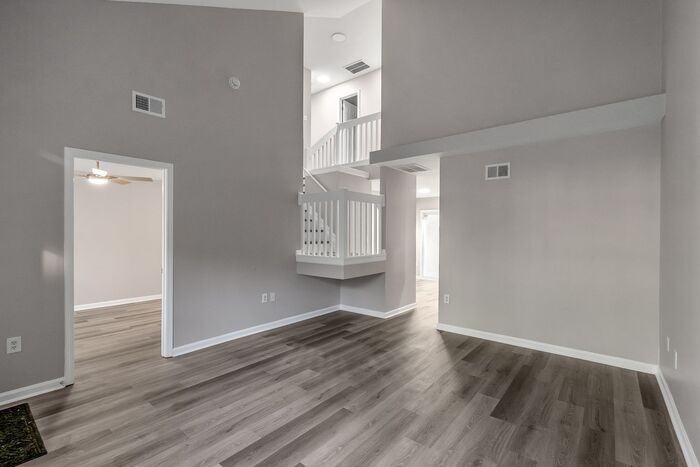 7819 Petrea Ln - Photo 7 of 32