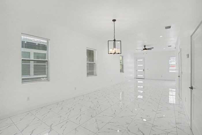 2328 W Spruce St #A - Photo 3 of 15