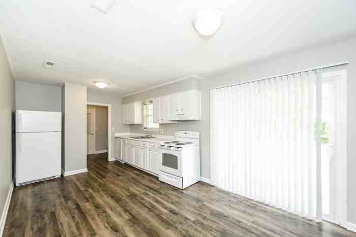 103 Gardenia St - Photo 4 of 10