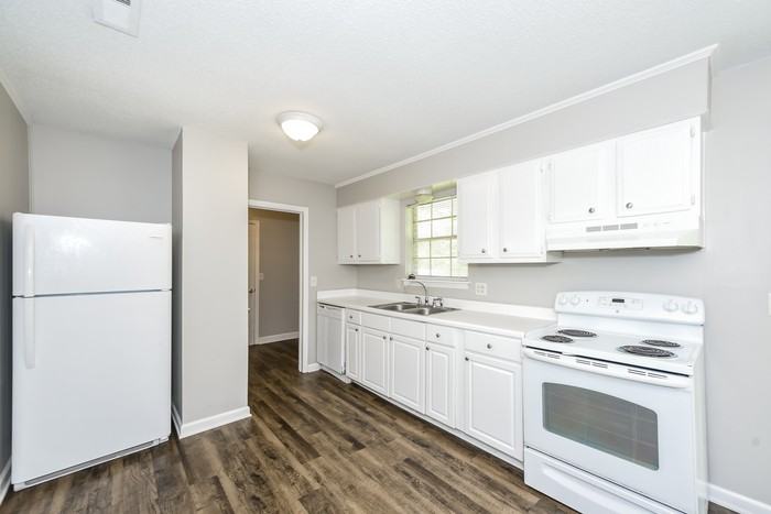 103 Gardenia St - Photo 5 of 10