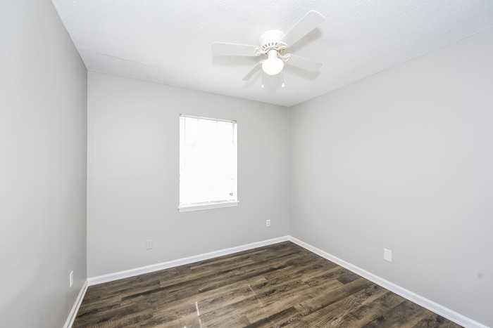 103 Gardenia St - Photo 7 of 10