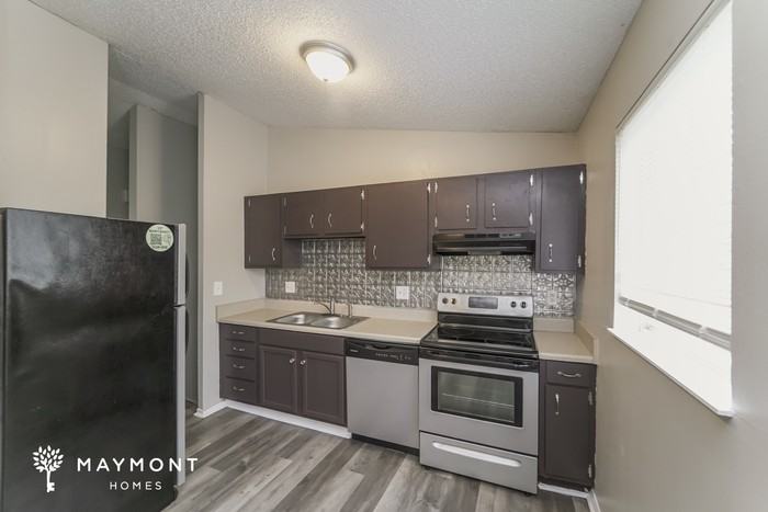 8448 Huntdale Ct - Photo 3 of 10