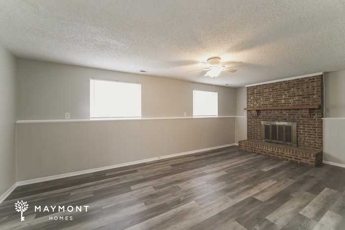 8448 Huntdale Ct - Photo 4 of 10