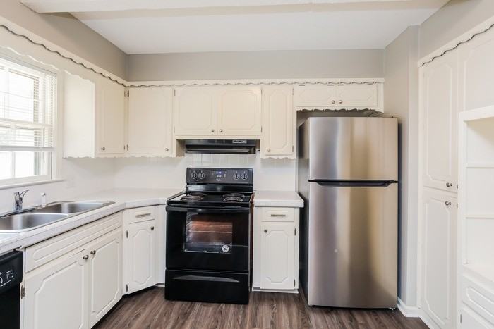 15001 E 39th Ter S - Photo 5 of 11