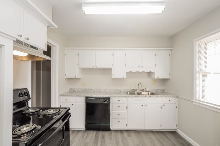 10505 E 79th St - Photo 3 of 8