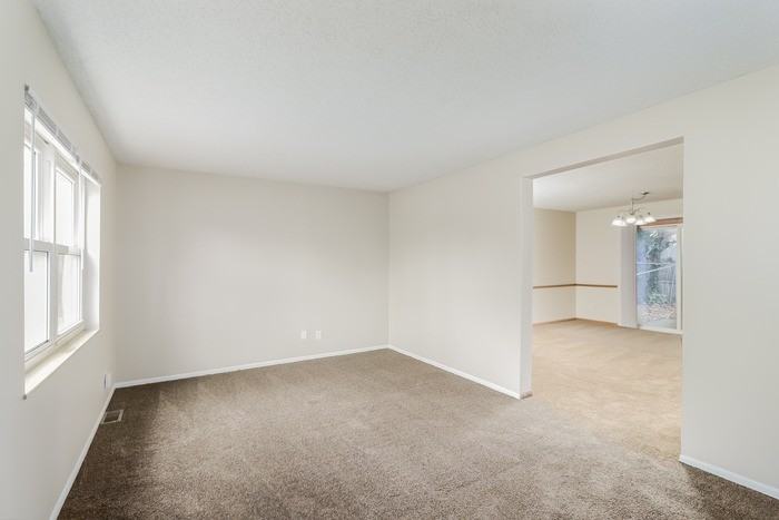 3504 Greenwood Dr - Photo 6 of 12