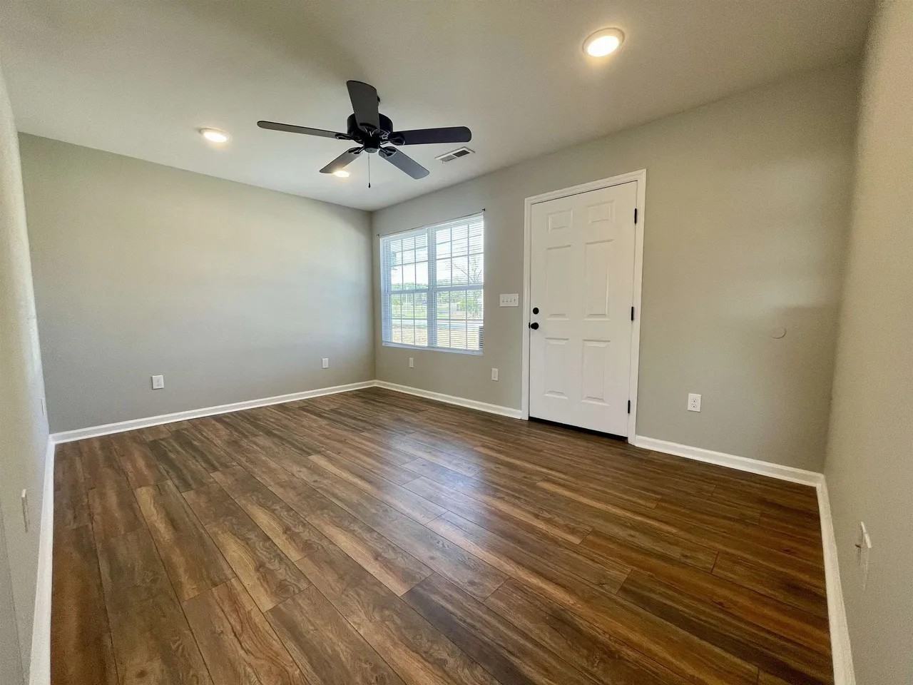 1314 3rd St Se #A - Photo 4 of 16