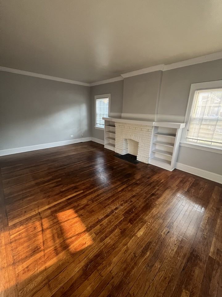 724 Crosby St #1 - Photo 3 of 19