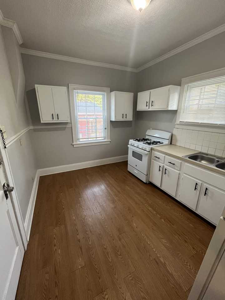 724 Crosby St #1 - Photo 6 of 19