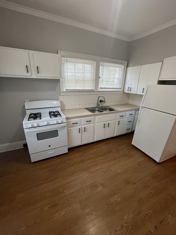 724 Crosby St #1 - Photo 7 of 19