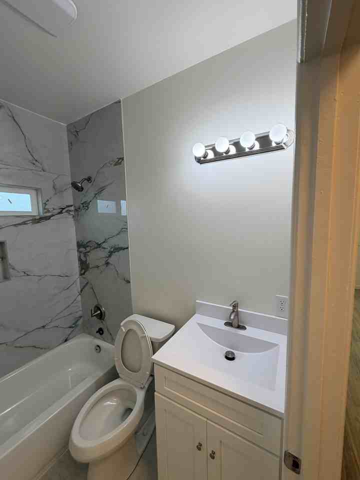 394 N Livermore Ave #NA - Photo 2 of 18