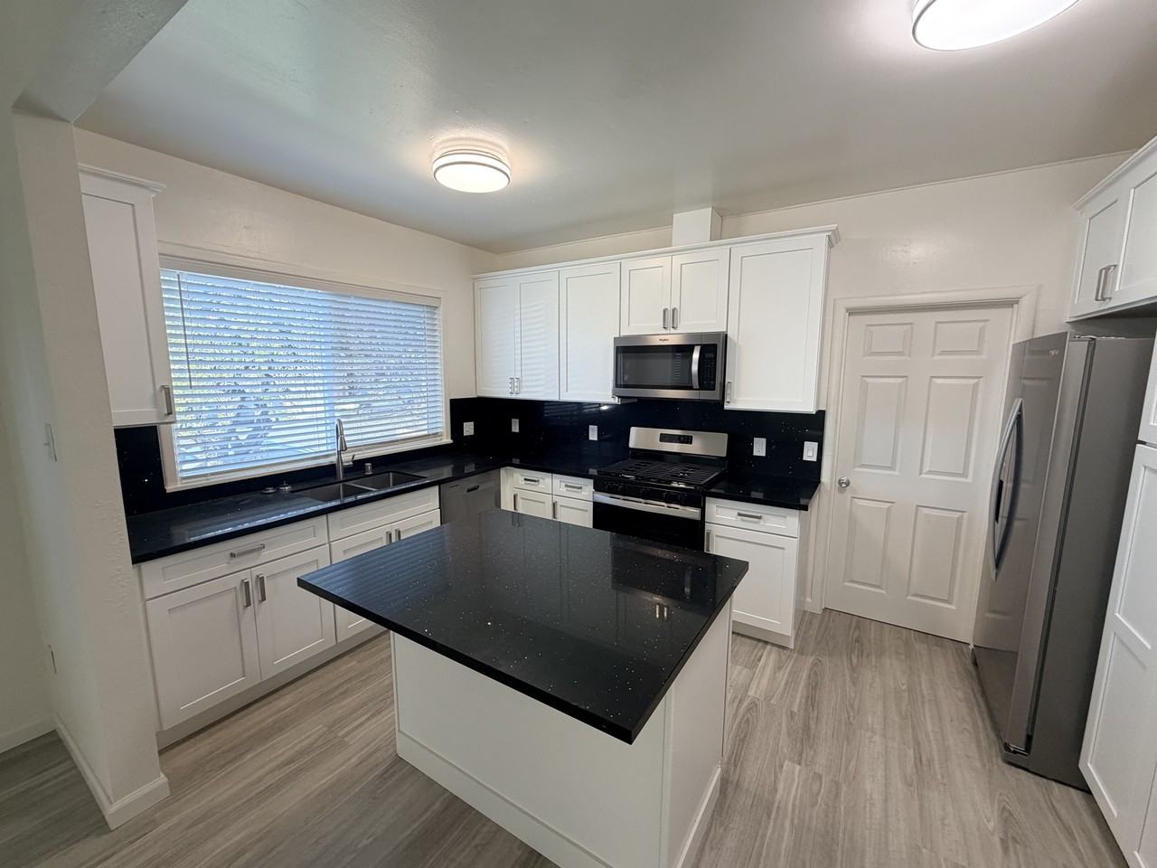 394 N Livermore Ave #NA - Photo 7 of 18