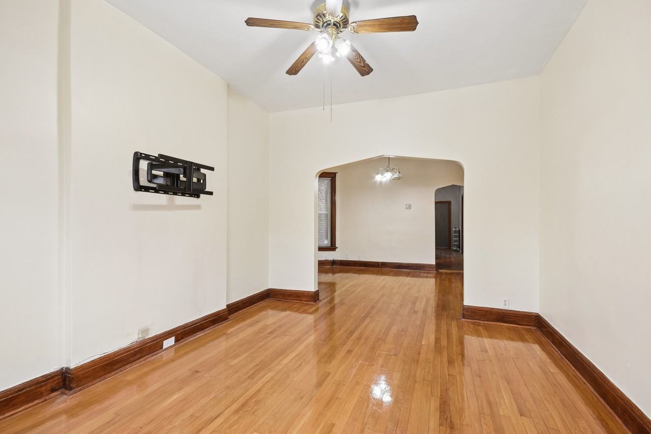 3927 W Flournoy St #2 - Photo 7 of 16