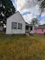 featured image of 812 W Macqueen Ave #NA