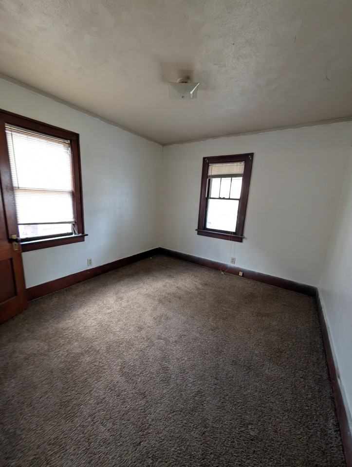 812 W Macqueen Ave #NA - Photo 6 of 11