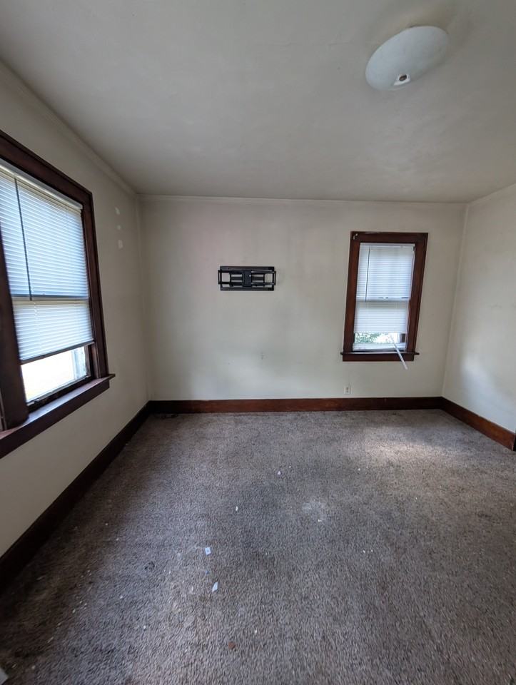 812 W Macqueen Ave #NA - Photo 7 of 11