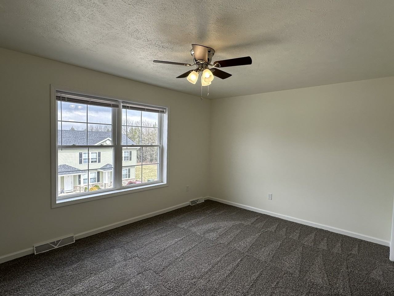 34 Circuit St #86 - Photo 4 of 14