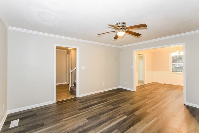 145 Crawford Dr - Photo 5 of 17