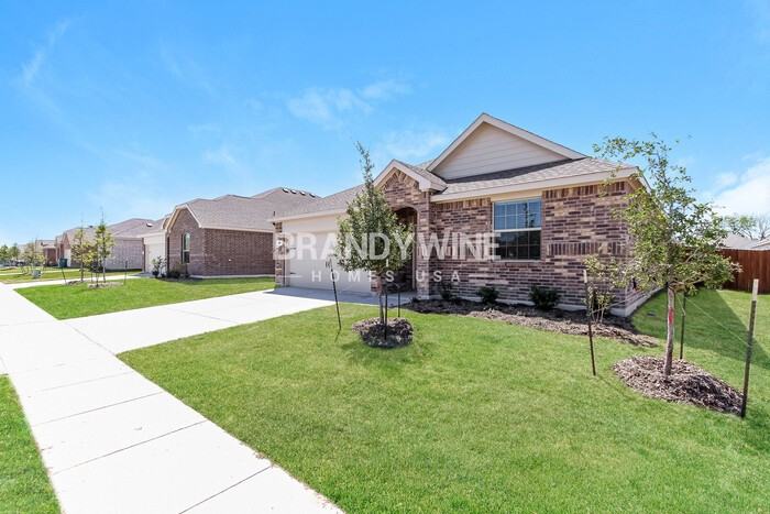 341 Wentworth Dr - Photo 2 of 21