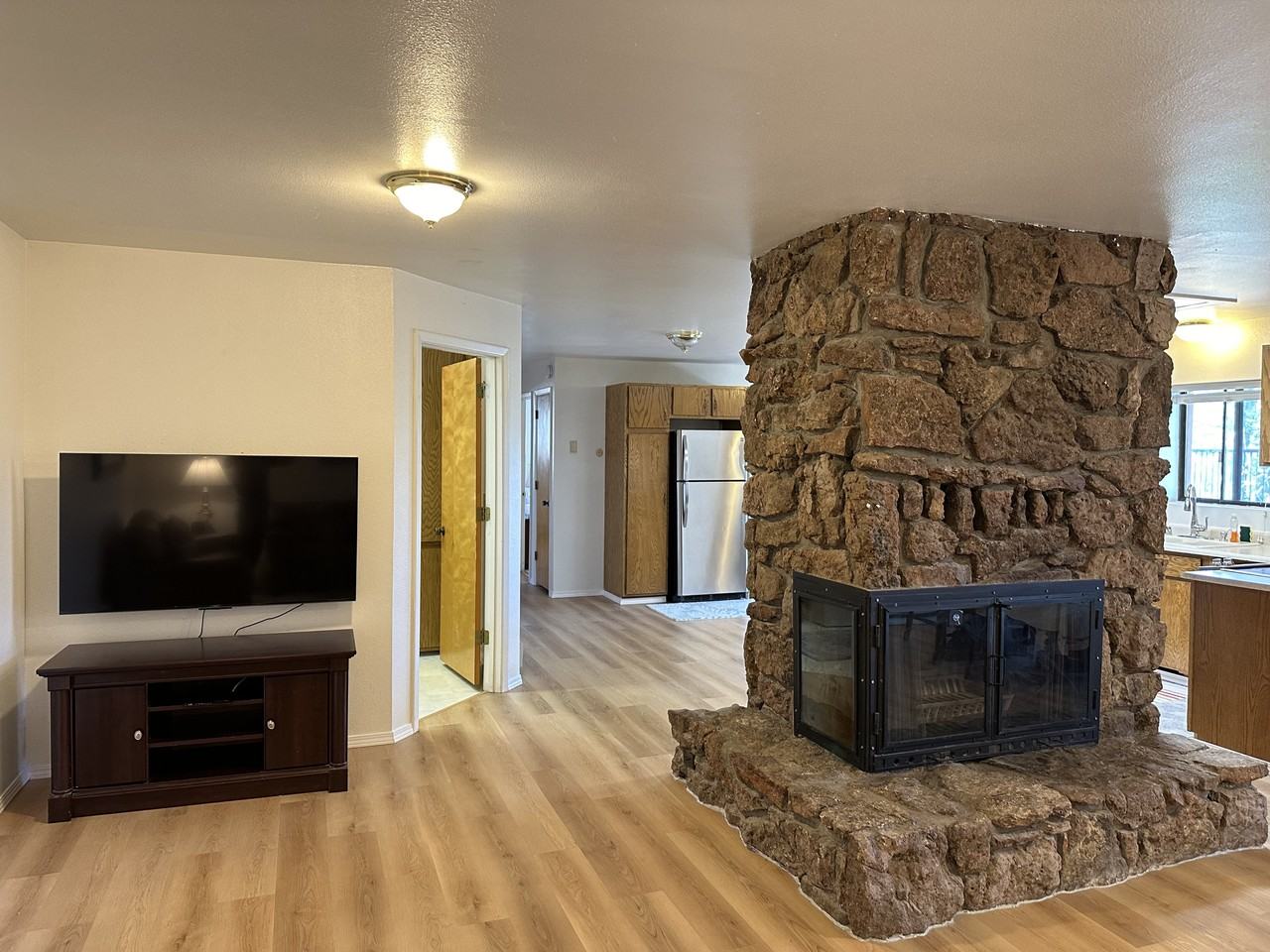 340 Rim Rd #340B - Photo 5 of 12