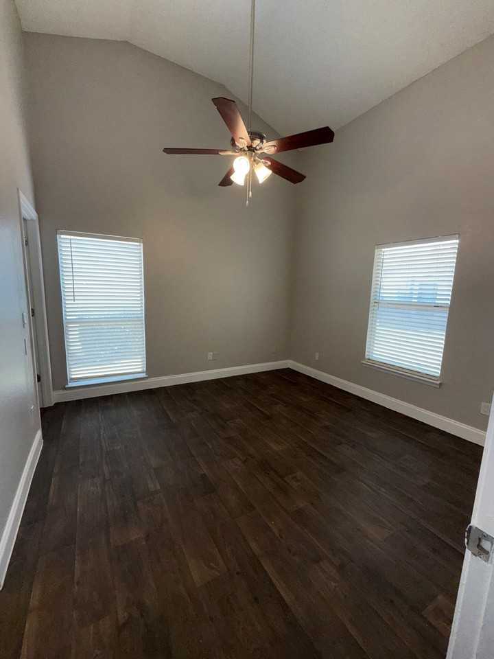 8551 Ederville Rd #101 - Photo 5 of 10